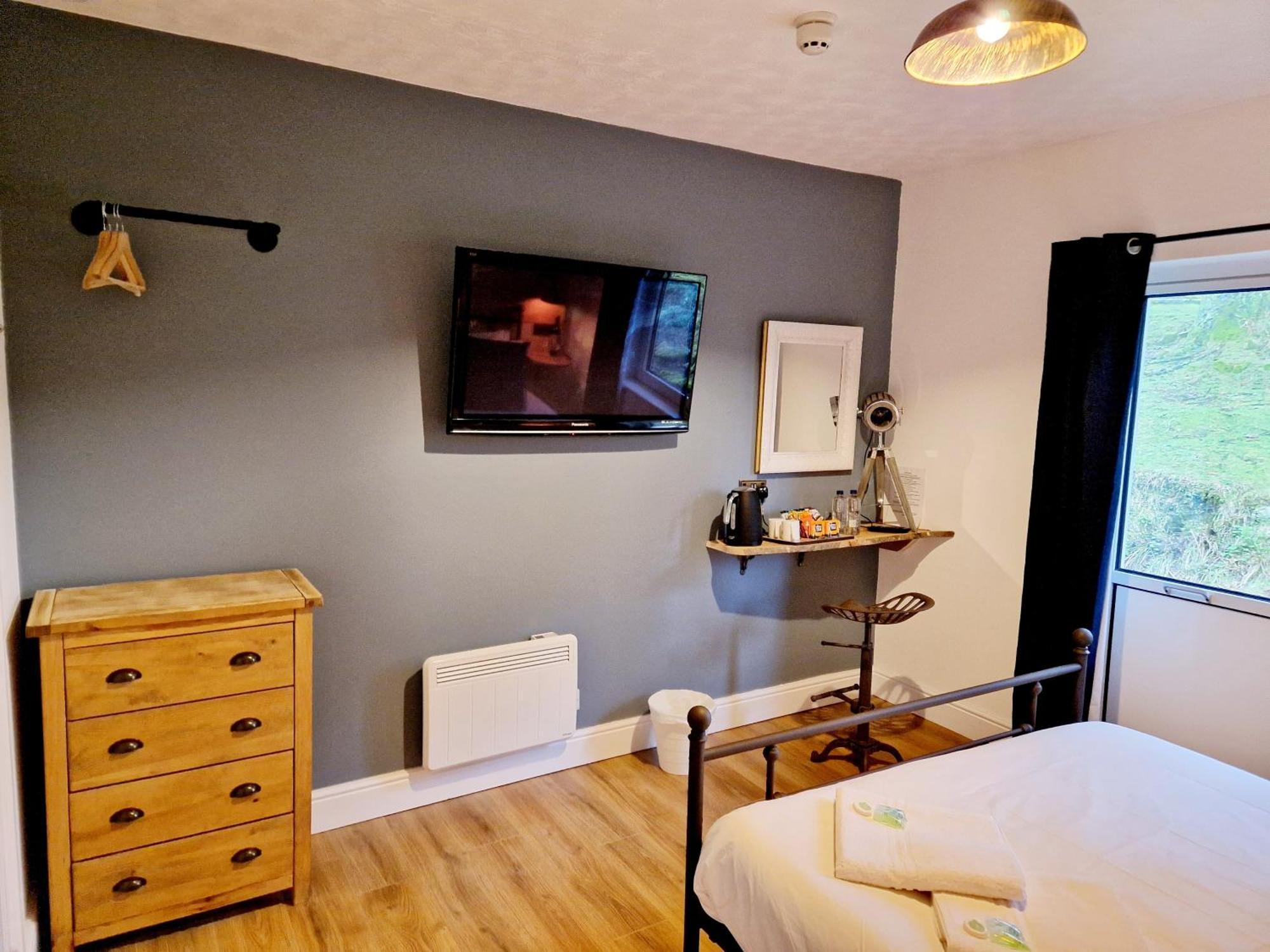Wheal Tor Hotel & Glamping リスカード エクステリア 写真