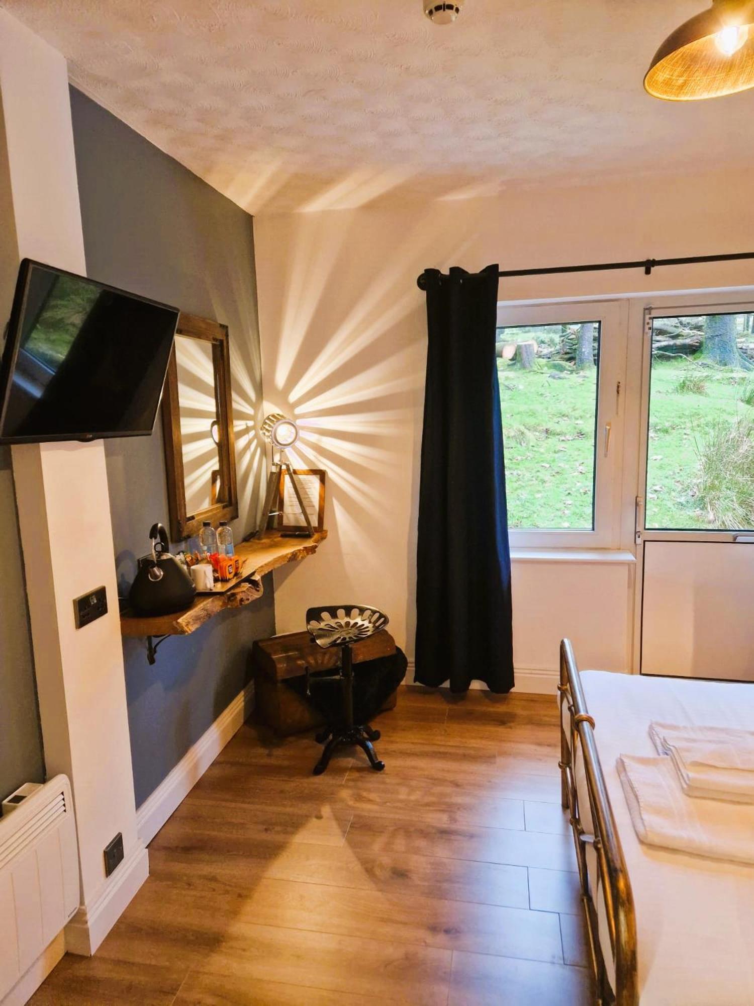 Wheal Tor Hotel & Glamping リスカード エクステリア 写真